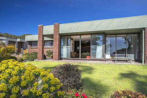 16 Shipton Cres - Secluded Away - Taree Accommodation 3