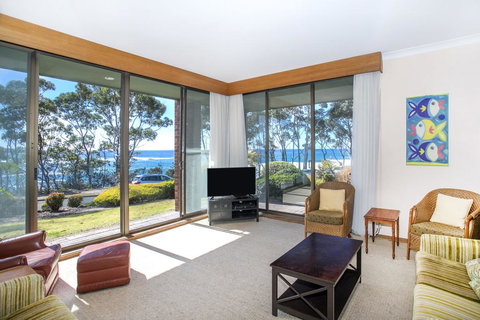 16 Shipton Cres - Secluded Away - Taree Accommodation 2