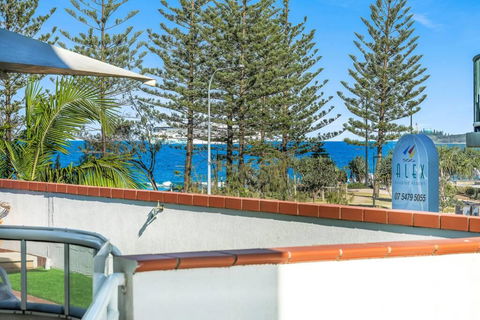 2 Bedroom Alex Unit - Ocean, Pool And Park Views - Taree Accommodation 3