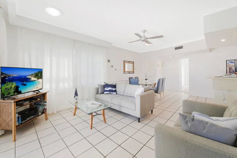 2 Bedroom Alex Unit - Ocean, Pool And Park Views - Taree Accommodation 2