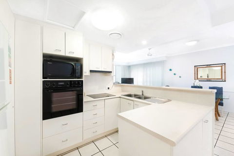 2 Bedroom Alex Unit - Ocean, Pool And Park Views - Taree Accommodation 1