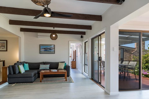 235 Mitchell Parade, Mollymook - Taree Accommodation 1