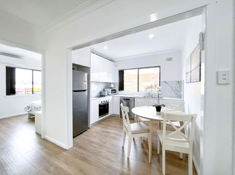 Brand New 2 Bedrooms Apartment In Ingleburn - Taree Accommodation 0