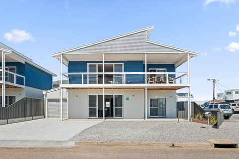 C-Views - Aldinga Beach - C21 SouthCoast Holidays - Taree Accommodation 1