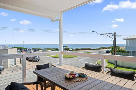 C-Views - Aldinga Beach - C21 SouthCoast Holidays - Taree Accommodation 0