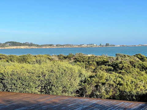 C4 Miles Beach Shack - Taree Accommodation 0