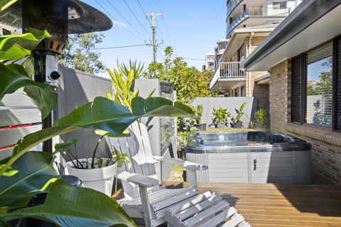 CARAVAN, BOAT & PET Friendly - RIGHT ON THE BORDER - Taree Accommodation 1