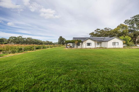 CASALE ESTATE - Taree Accommodation 2