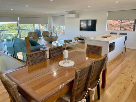 Catalina Luxe Beachfront Ocean View Old Bar Beach - Taree Accommodation 2