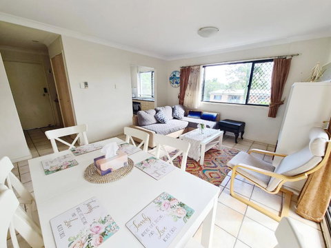 Charming 2bd Apt Near UQ & Ferry - Taree Accommodation 0