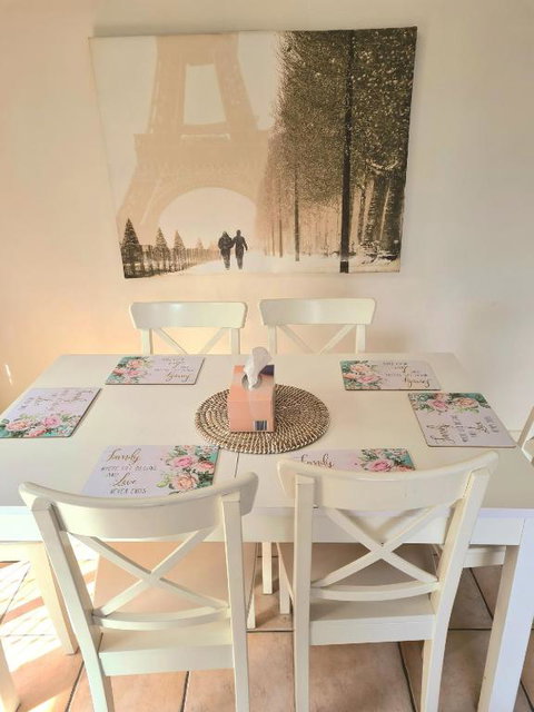 Charming 2bd Apt Near UQ & Ferry - Taree Accommodation 3