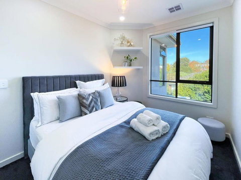 Delux Camberwell Sunny Townhouse - Taree Accommodation 4