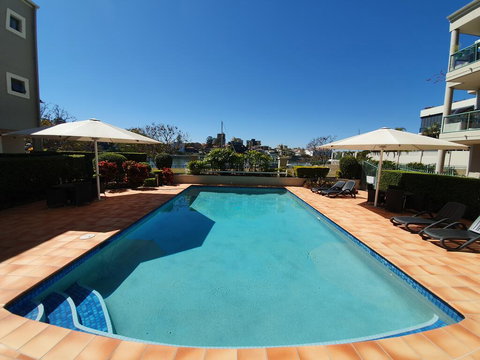 2BR Lovely River , Retreat Pool, Gym, Wine, Netflix - Taree Accommodation 1