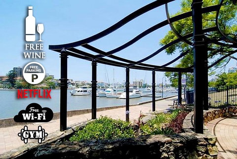 2BR Lovely River , Retreat Pool, Gym, Wine, Netflix - Taree Accommodation 0