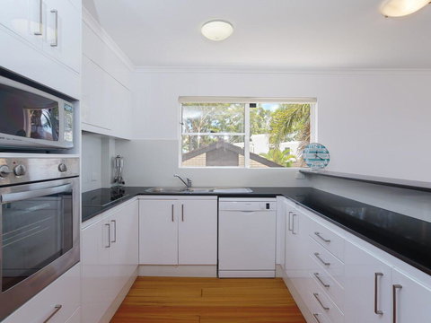 3 'The Clippers' 131 Soldiers Point Road - Fabulous Waterfront Unit - Taree Accommodation 1