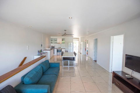 3 Bedroom Apartment // Spence St - Taree Accommodation 0