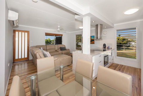 3 Bedroom Renovated Home - Taree Accommodation 2