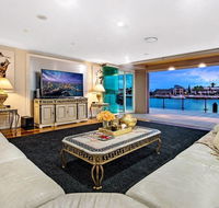 4.5 Million Dollar Surfers Paradise Dream Mansion - Taree Accommodation