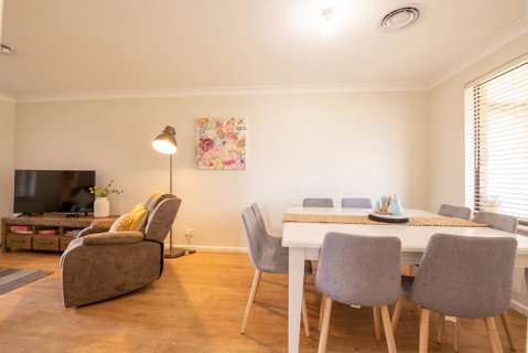42 Rosemary Lane - Central Orange - Spacious Family Home - Quiet Lane - Taree Accommodation 3
