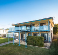 45 Hillside Cres Beach House - Taree Accommodation