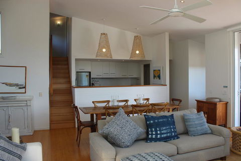 5 ON COAST - Taree Accommodation 0
