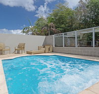 516 'Oaks Pacific Blue' 265 Sandy Point Road- private pool aircon WIFI - Taree Accommodation