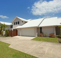 60 Beachway Parade Marcoola 500 BOND Linen supplied - Taree Accommodation