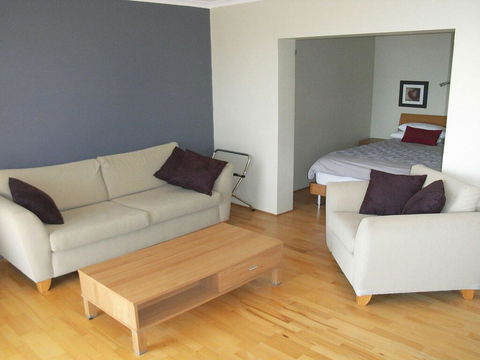 9 'Blue Vista', 13 Victoria Parade - Studio With Stunning Views - Taree Accommodation 2