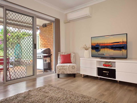 9 'Bushmans', 24 Tomaree Street - Air Conditioned, Centrally Located To Town - Taree Accommodation 1