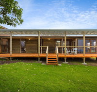 98 Ocean Parade - Rustic Log Cabin - Taree Accommodation