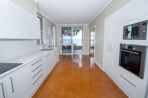 A Foreshore - Salamander Bay - Taree Accommodation 0