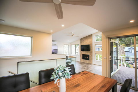 A Pear Tree Loft - Taree Accommodation 3