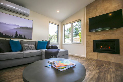 A Pear Tree Loft - Taree Accommodation 2