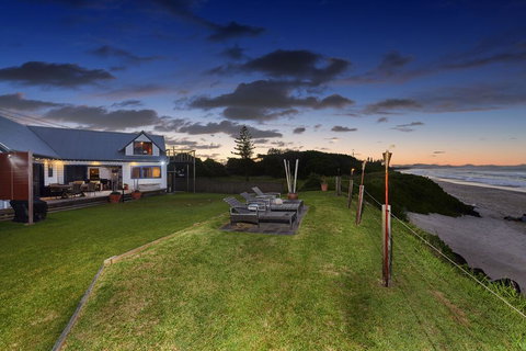 A PERFECT STAY - Belongil On The Beach - Taree Accommodation 1