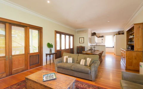 Abaleen House - Taree Accommodation 3