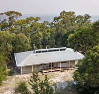 Acacia Lakehouse - The lake at your doorstep - Taree Accommodation