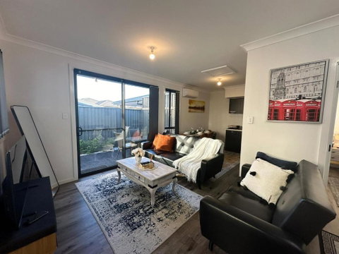 Entire 2br, Hideaway - Taree Accommodation 3