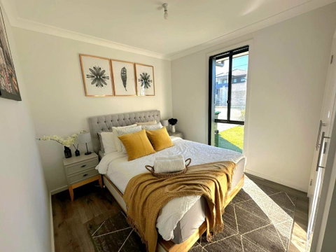 Entire 2br, Hideaway - Taree Accommodation 1