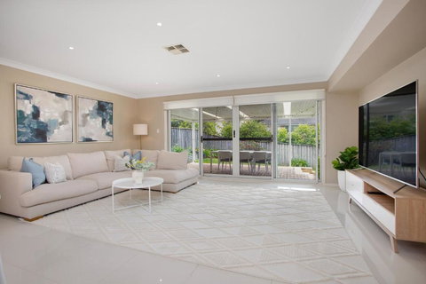 Entire Home In Park Central - Family-Friendly Getaway - Walk To Parks, Shops And Transport In Macarthur - Taree Accommodation 2