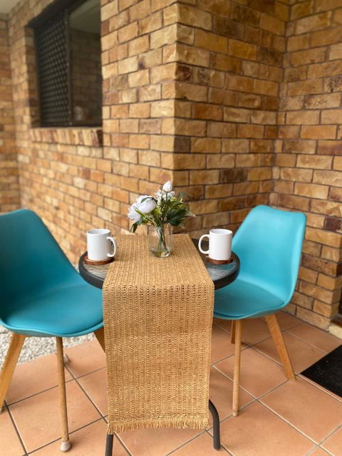 Fabulous Canal-front Unit In Mooloolaba - Taree Accommodation 3