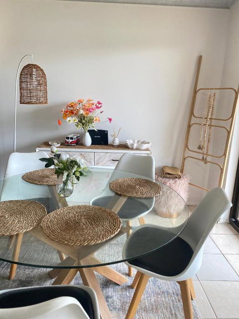 Fabulous Canal-front Unit In Mooloolaba - Taree Accommodation 4