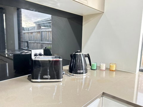 Family Friendly House - Taree Accommodation 4