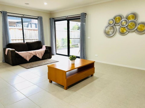 Family Friendly House - Taree Accommodation 2
