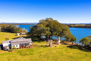 Fig Tree Farm Cottage - Riverfront Retreat On The Manning River with Taree Accommodation