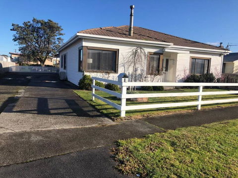 Guesthouse On Grant Street - Taree Accommodation 2