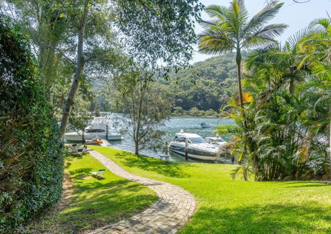 Hidden Beauty - Waterfront - Taree Accommodation 0