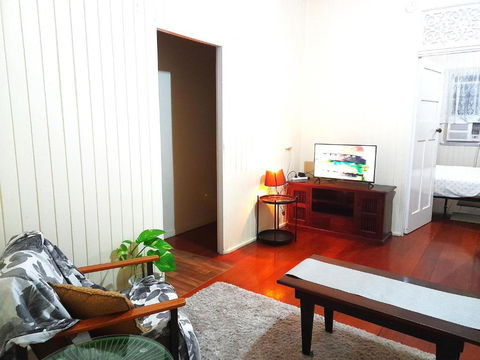 Home At The Beach In Ingham - Taree Accommodation 1