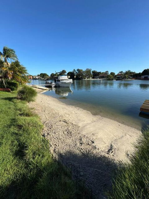 House And Van On The River - Taree Accommodation 0