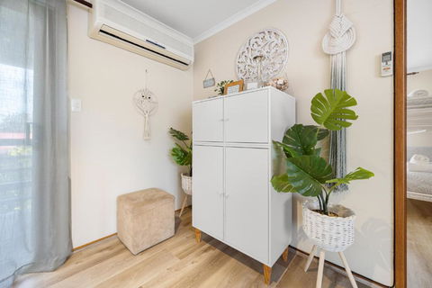 INVERLOCH - 2 Separate Houses In One! - Taree Accommodation 3