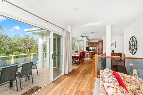 Aegean On The Beach - Taree Accommodation 1